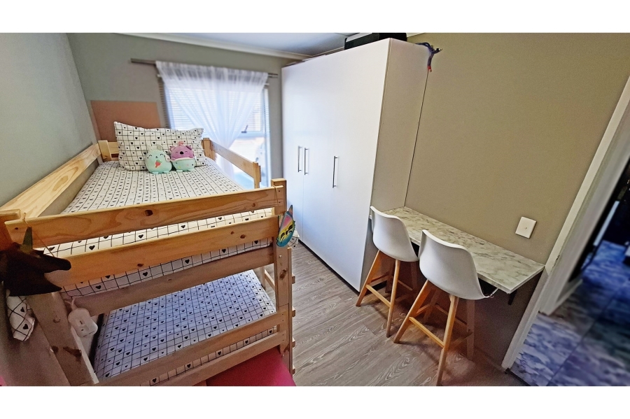 2 Bedroom Property for Sale in Guldenland Western Cape